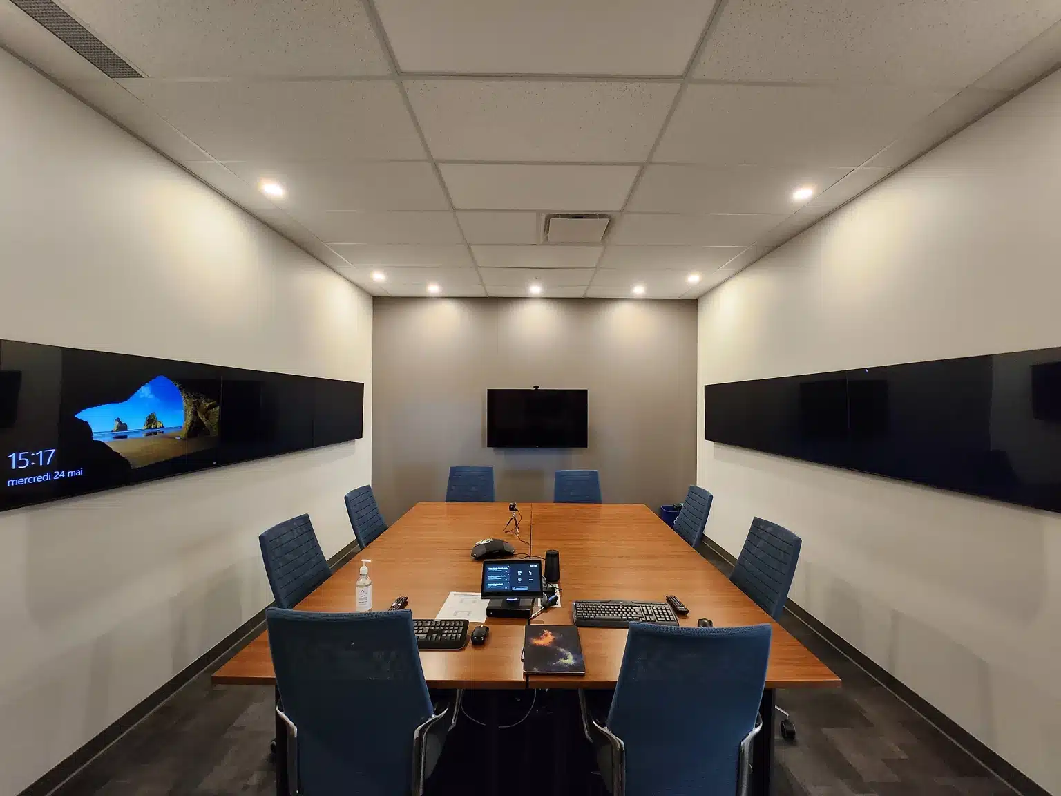 installation video wall montreal avec système de visioconférence